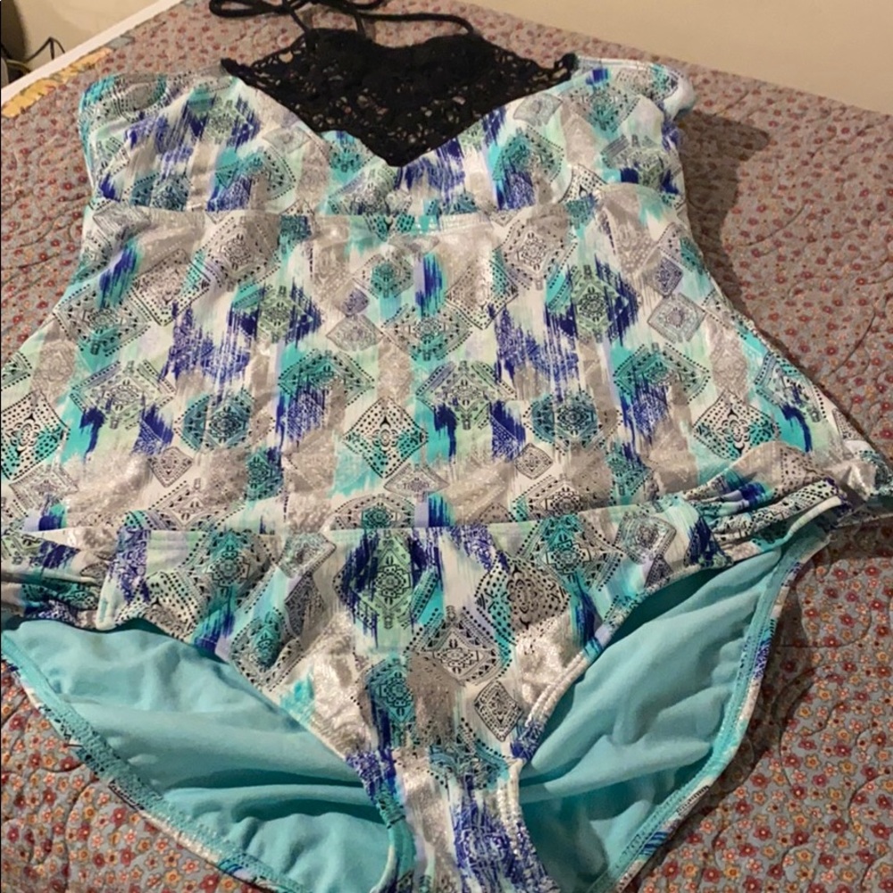Ambrielle 2pc tankini set top XL, bottom L